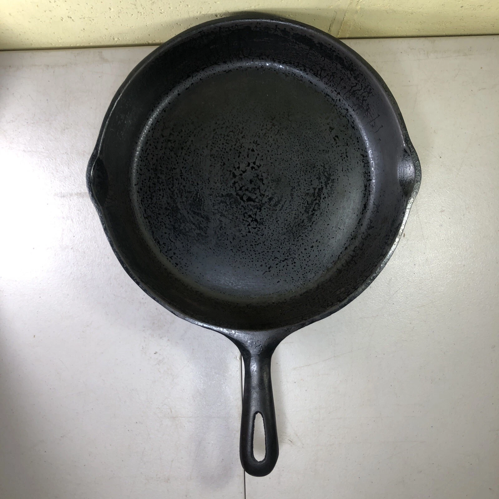Vintage WAGNER WARE #8 K Cast Iron Skillet 10 1/2 Inch Fry Pan Made In USA