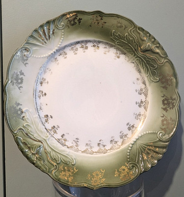 Antike viktorianische vergoldete Reliefplatte grün geschliffen - ästhetisches Uhrwerk um 1890