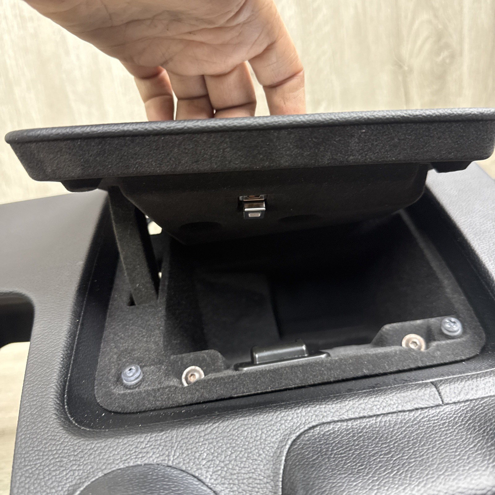 ✅2014-2019 MASERATI GHIBLI LEFT DRIVER FRONT DASH LOWER KNEE PANEL W/ SWITCH OEM