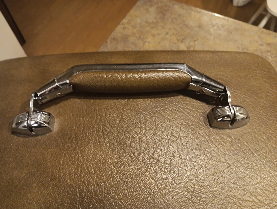 Vintage American Tourister Escort Travel Train Cosmetic Hard Case Luggage - Image 4 of 4