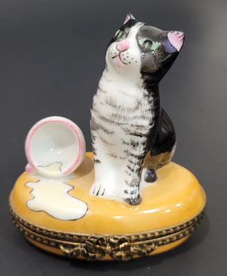 Limoges France Cat Trinket Box Peint Main Felix Spilled Milk Porcelain 