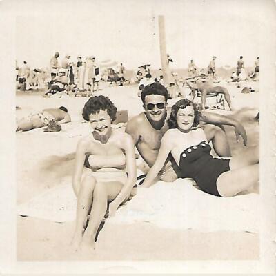 A DAY AT THE BEACH Vintage FOUND PHOTOGRAPH Black+White ORIGINAL 211 47 X