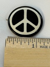 Vintage Peace Sign Hippie Counter Culture Protest War Pin Pinback Button Black