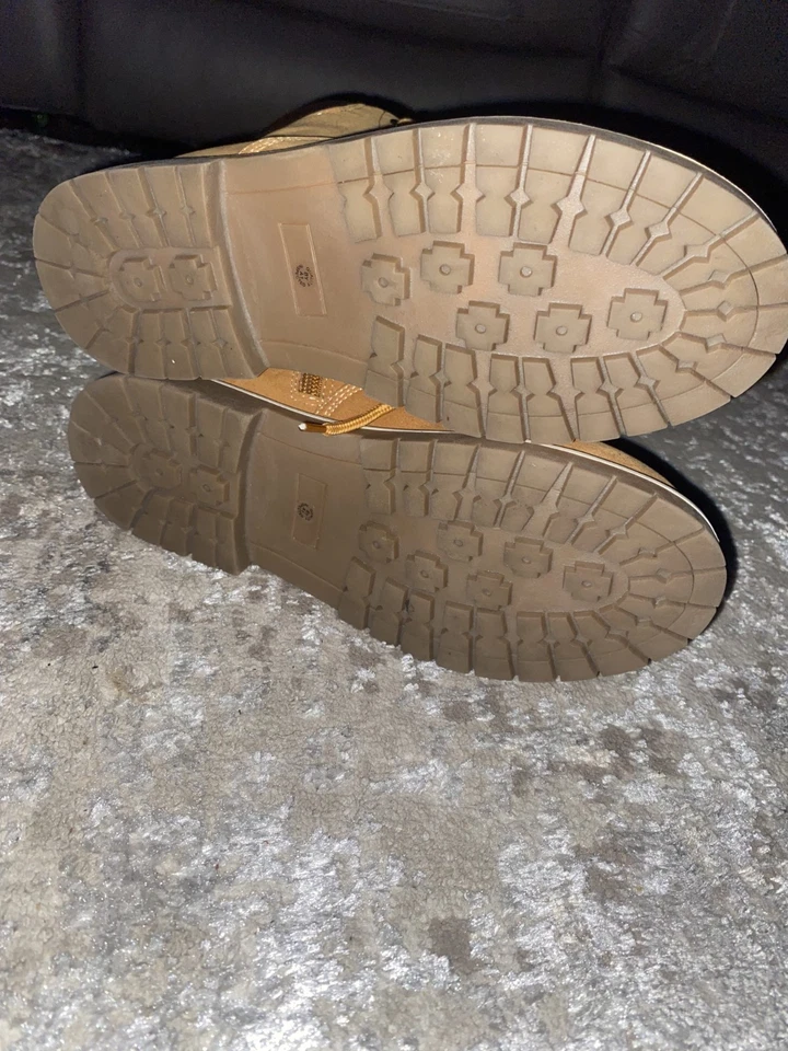 Botas Timberland para niños talla 5 nunca emporen Foto 3 de 3