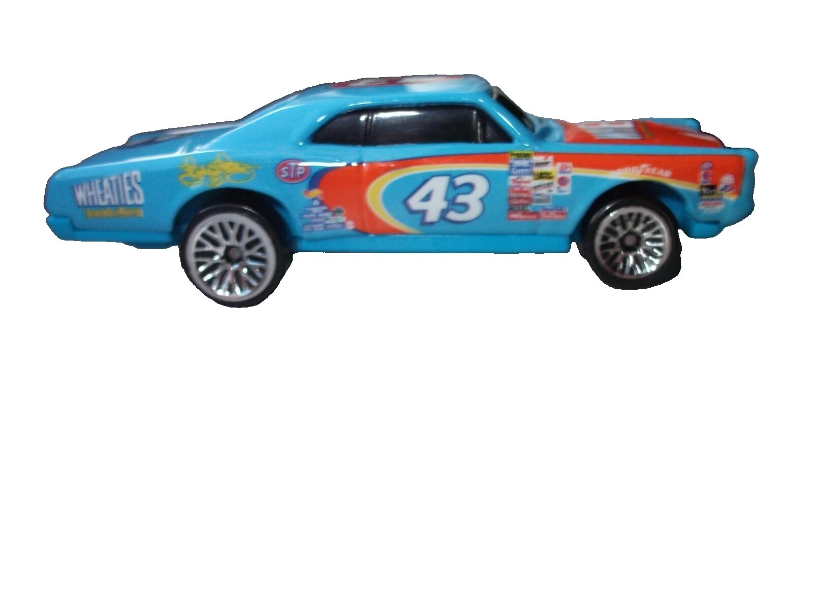 Литые модели гоночных машин Hot Wheels Pontiac в масштабе 1:64