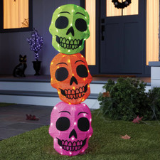 Hyde  EEK 36" 2D LED Tinsel Stacked Skulls Battery Operated Timer Multicolor