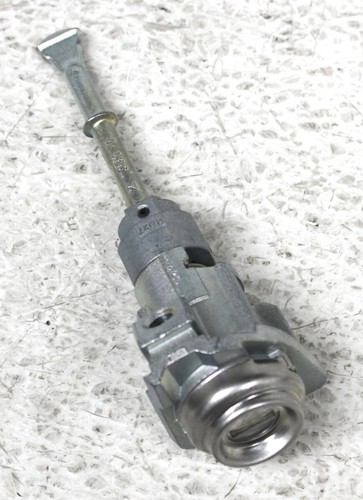 81970-F2A00 OEM Driver Door Cylinder For Hyundai Elantra Sedan - Picture 4 of 7