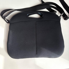 FUNDA DE NEOPRENO PARA LAPTOP 15 PULGADAS BAGIQ ROSA - DSC Computacion