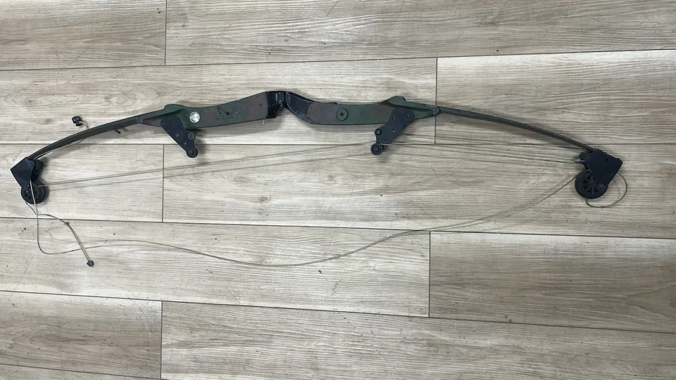 BEAR POLAR LTD Compound Bow PL. 39 In. Vintage. Sold as is - Image 4 of 4