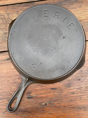 Pre Griswold Erie #8 Cast Iron Skillet with Star Maker s Mark
