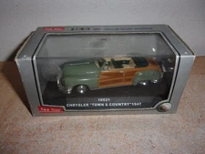 Sun Star 1947 Chrysler Town & Country Convertible Green READ 1:43