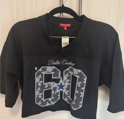 Mitchell & Ness Dallas Cowboys Cropped V-Neck Graphic T-Shirt Black M
