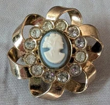Jewels by Emmons Brooch, Small Cameo, Crystal Surround, 1", Gold Tone, Item 1119