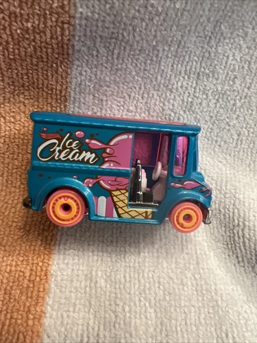 Vintage Hot Wheels Die-Cast 1/64 Car Ice Cream Truck Super Clean