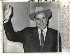 1959 Press Photo Winthrop Rockefeller at Southeastern Fair in Atlanta