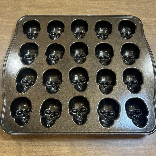 Nordic Ware Skull Bites Brown Nonstick Aluminum 20 Cavity Baking Mold Pan USA