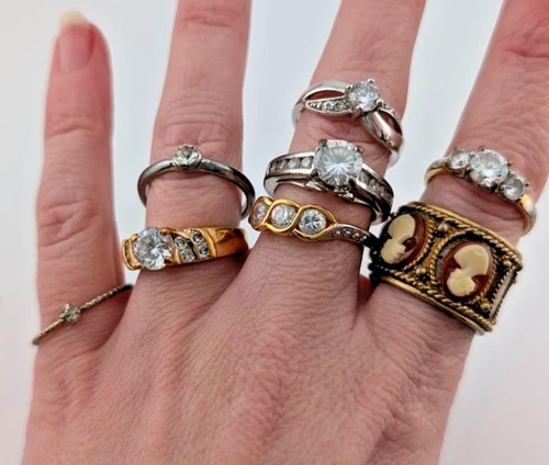 VINTAGE COSTUME RING LOT sizes 7 to 7.5 vtg stone jewelry 8pcs B1