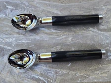 2 KitchenAid Ice Cream Scoops KE117BKOB Black * NEW NWT