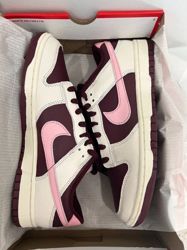 Nike Dunk Low Premium Valentine's Day Size 10 DR9705-100 🔥NEW🔥