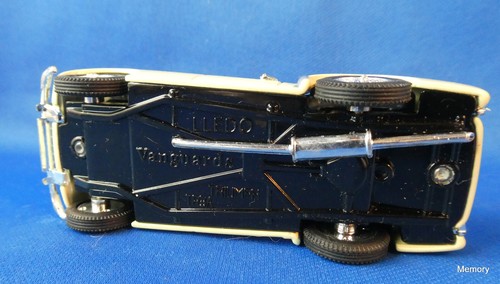 TRIUMP TR3A VANGUARDS LLEDO 1/43 - Foto 7 di 8