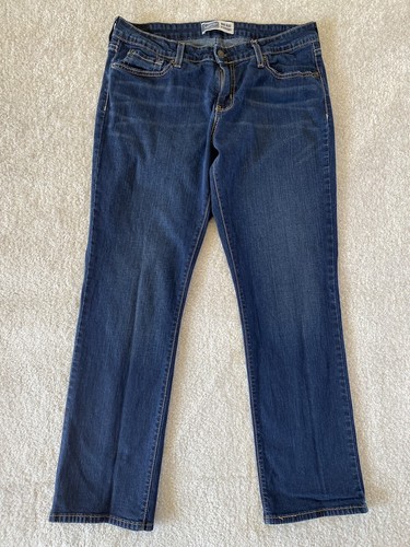 Levi Signature Mid Rise Straight Leg 