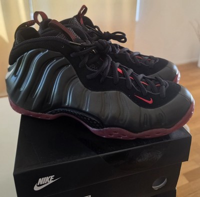 Nike Air Foamposite One Herren Basketball Sneaker Mid Top Schwarz/Rot EU 44