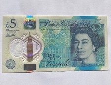 Queen Elizabeth II  £5 Note With distinctive Number AH05 500505. Circulated.