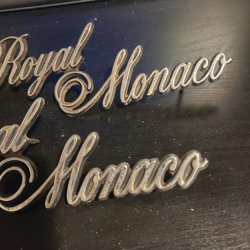 1975 76 77 OEM DODGE ROYAL MONACO FENDER EMBLEMS OEM #3811506 - Imagem 3 de 4