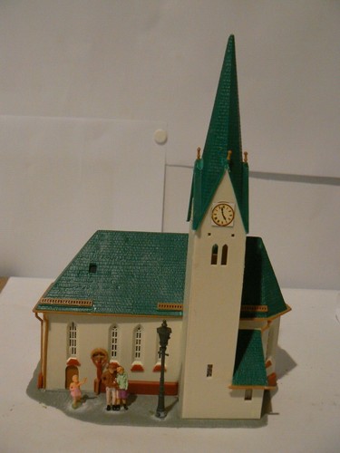 Maquette N/ HO Eglise et ses paroissiens KIBRI réf: 3228 | Condition: Occasion