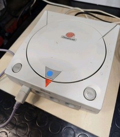 Sega Dreamcast Console + 4 Games +Joypad + Cables Crazy Taxi Virtua Tennis 18whe