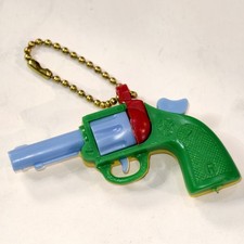 Vintage Plastic Pull Apart Puzzle Keychain Roy Rogers Straight Shooter Gun