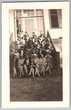 Vtg B&W Snapshot Large Group Of Women In Cloche Hats & Coats On Stairs 1920s