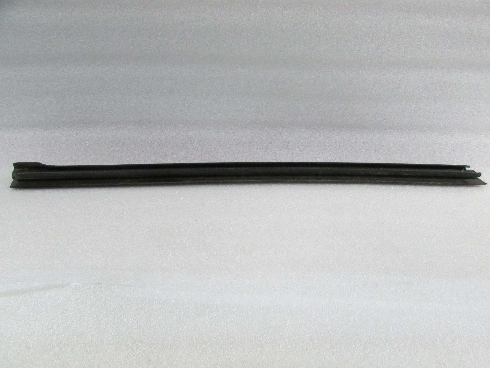 2014 Maserati Quattroporte, LH, Left Front Inner Glass Scraper, Used