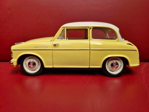 BMW Isetta 250 Pompiers Hamburg – Revell 1/18 – Miniature état Neuf