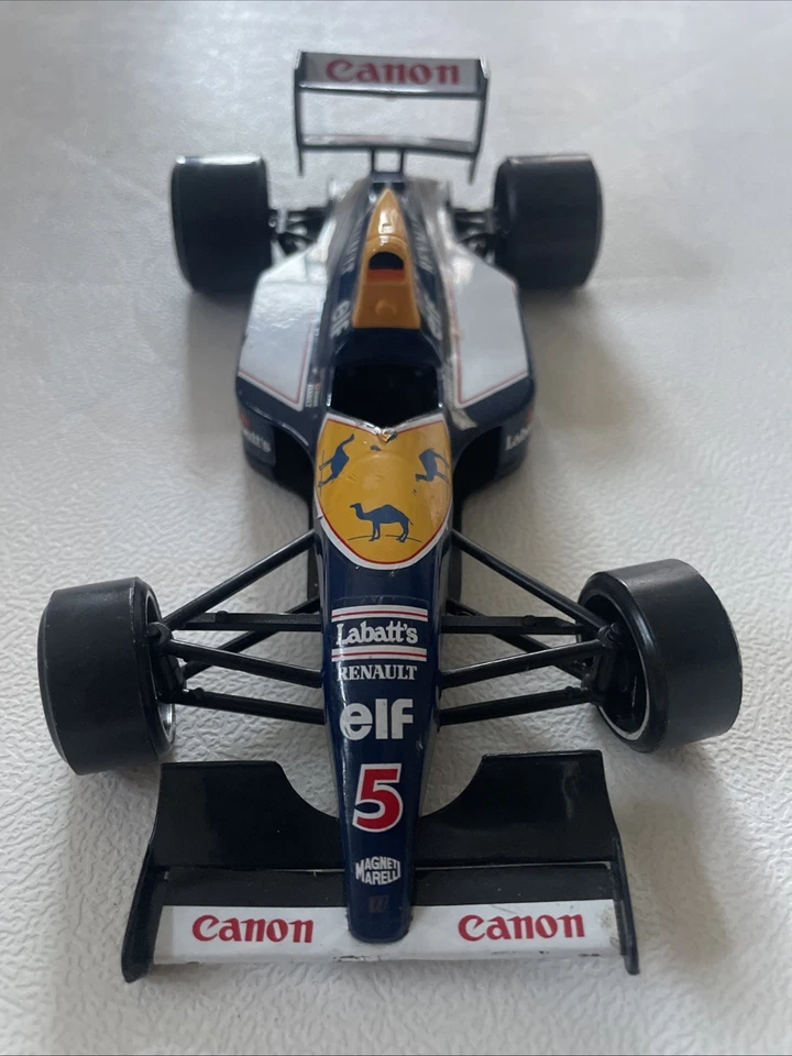 Coche de carreras de Fórmula 1 Williams Fw 14 Foto 3 de 4