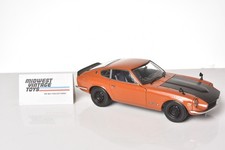 Kyosho 1: 18 Datsun Nissan 240Z Fairlady Z Burnt Orange Diecast Car - Displayed
