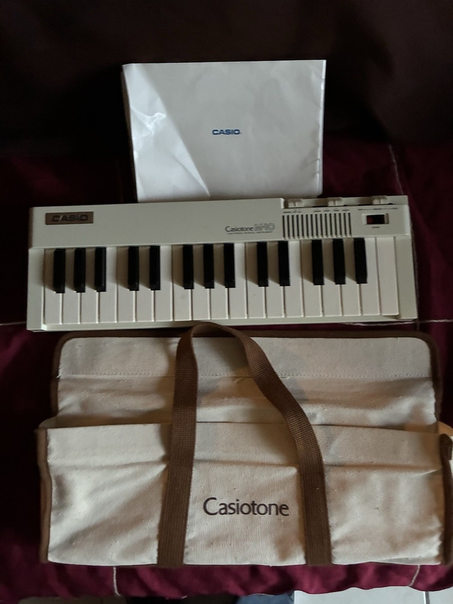 Casio Casiotone M10 Vintage Electronic Keyboard with Case, Classic