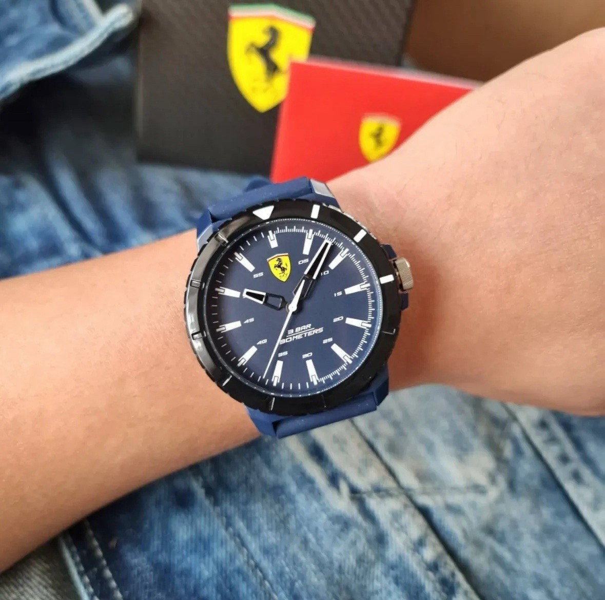 NWB Authentic Scuderia FERRARI 0830904 Men Luxury Watch Quartz