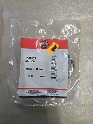 ONE NEW Genuine Briggs & Stratton 291675S Oil Seal Factory Sealed Pkg.