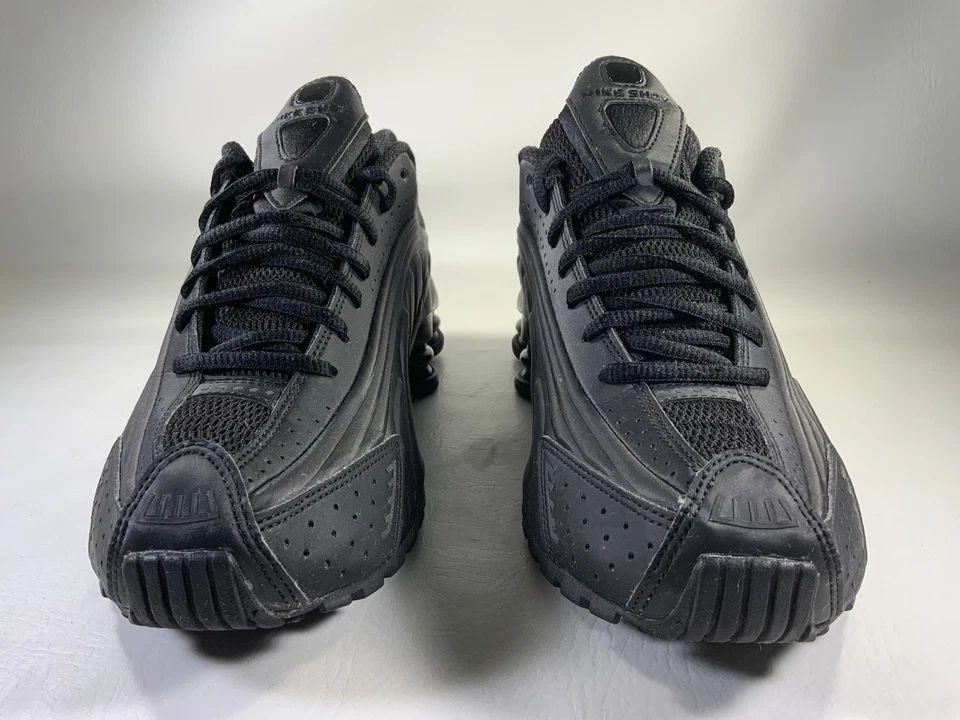 Nike Shox R4 2018 Triple Black Rare Sneakers Mens Size 10 BV1111-001 - Image 2 of 4
