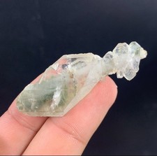 Muestra de cristal de cuarzo de cloro verde de 38 quilates de cuarzo de clorito natural Baluchistán