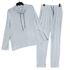 Emirates First Class Small/Medium Lounge Pajamas wear,  New
