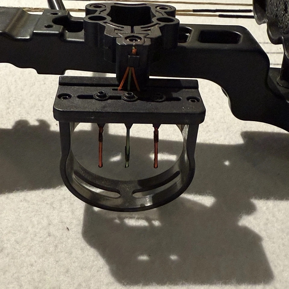 Barnett Archery Vortex Lite Junior 18-29 Pound Right Handed Compound Bow - Image 2 of 4