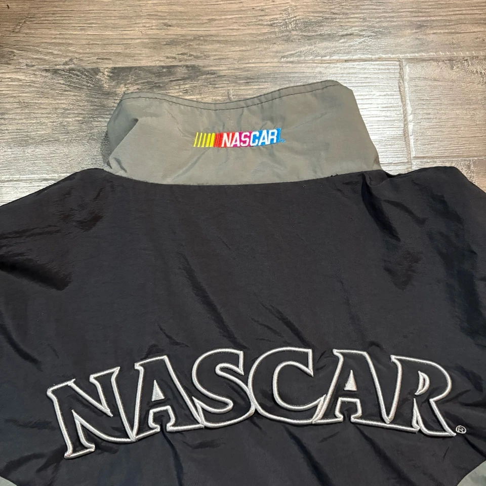 Jaqueta vintage anos 90 preta NASCAR Racing bandeira manga quebra-vento com zíper tamanho G - Imagem 2 de 4