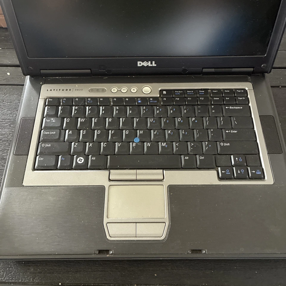 Laptop Dell Latitude D830 15,4", SSD único dueño mantenido Windows 7 Foto 2 de 4