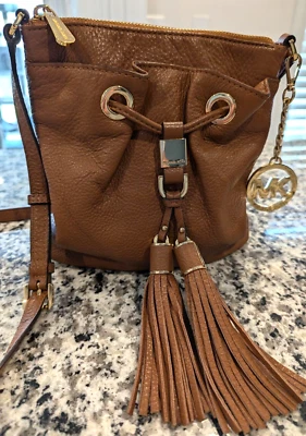 Michael Kors Fulton Leather Crossbody Messenger Bag Purse Brown Bag Charm  EUC - Photo 1/4