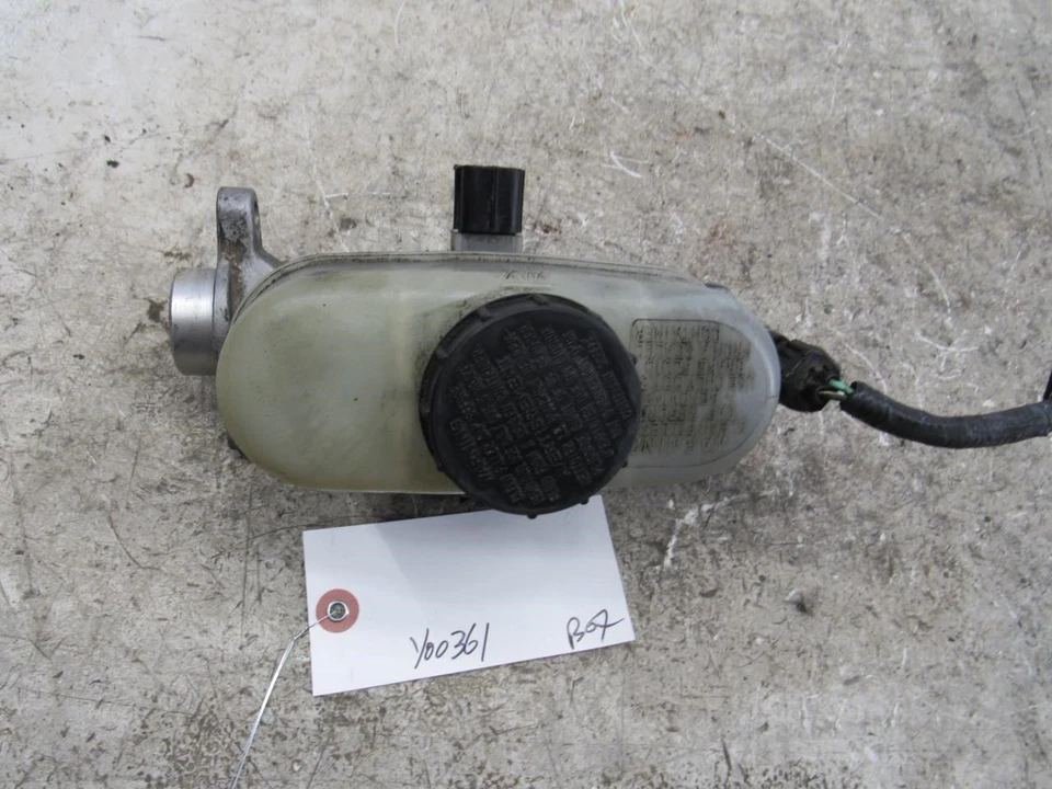 2000 Ford expedition brake master cylinder with rear disc brake option OEM Foto 2 de 4