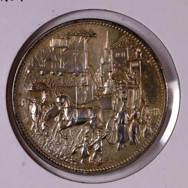 Undated Franklin Mint English Coaching Scene Christmas Holiday