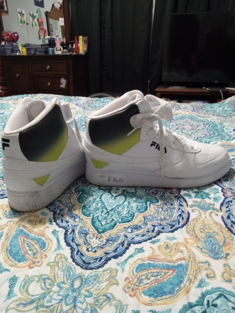 Men's 9.5 Fila..Worn Twice