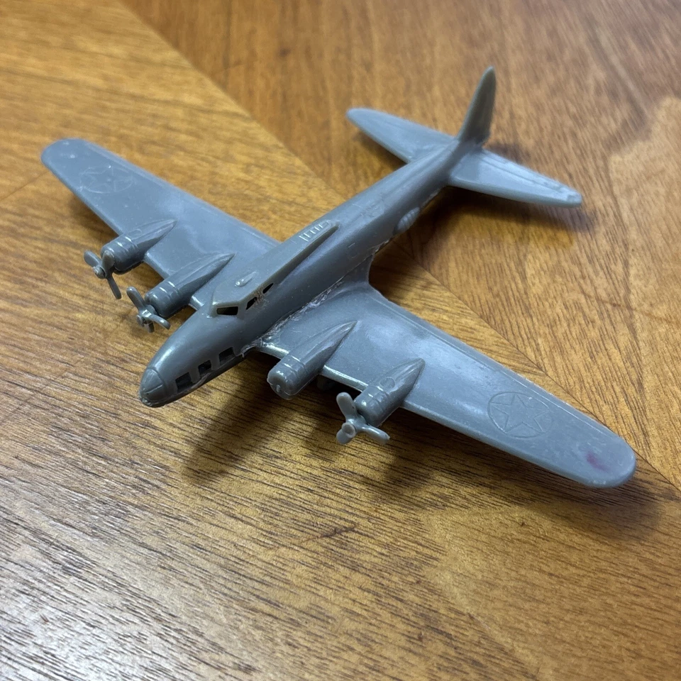 RENWAL MFG vintage años 40. Avión Modelo Plástico CO Nº 17 Bombardero Segunda Guerra Mundial Raro Años 40 Foto 2 de 4